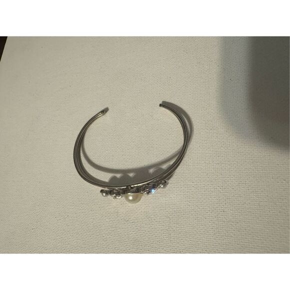 Vintage Y2K Silver Tone White Pearly Rhinestone Wide Statement Bangle Bracelet - Picture 4 of 6